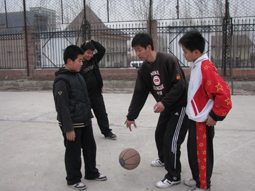 篮球动作一样要反复练习