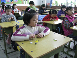 捏成一个你，塑成一个我。软陶小组