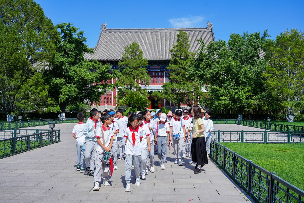 研学队伍走进校园